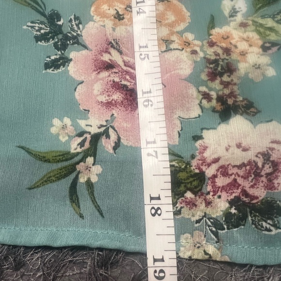 Floral Cold Shoulder Blouse! - Picture 11 of 15